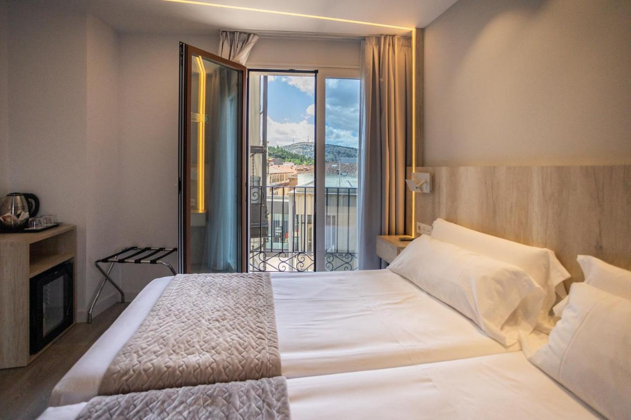 Dwo Abaster Hotel Сория Екстериор снимка