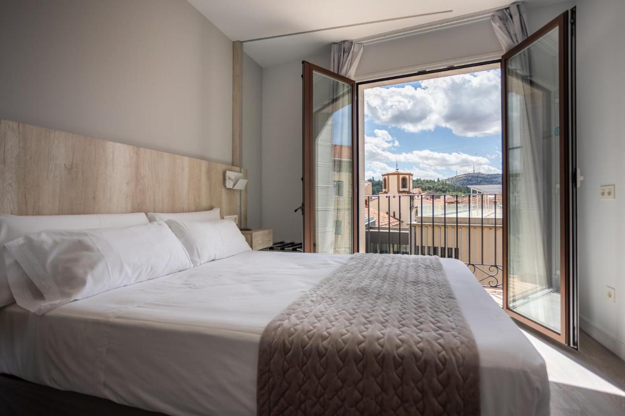 Dwo Abaster Hotel Сория Екстериор снимка