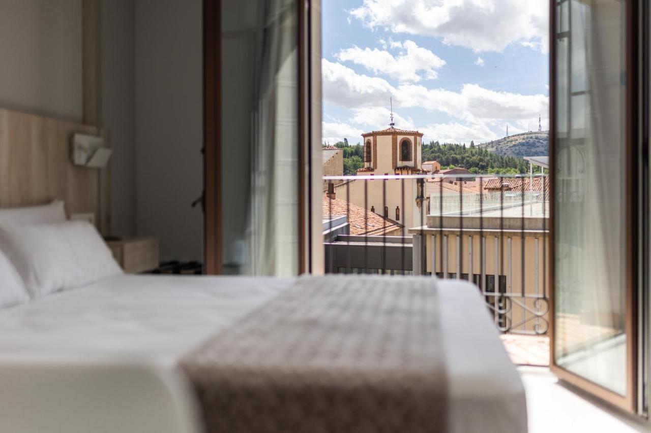 Dwo Abaster Hotel Сория Екстериор снимка