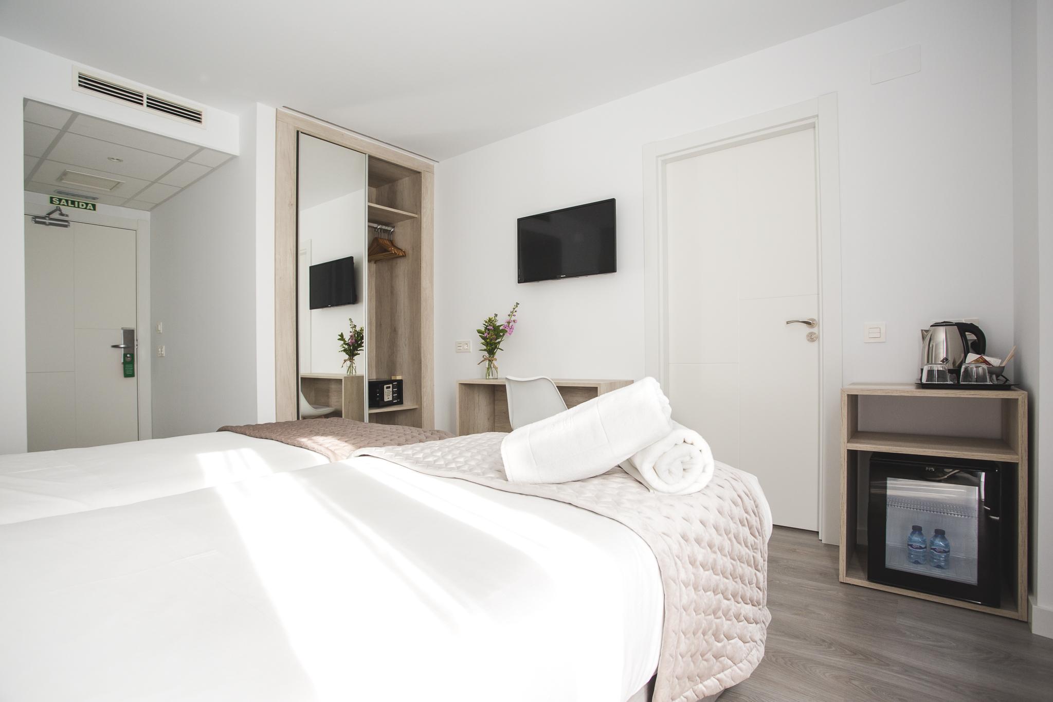 Dwo Abaster Hotel Сория Екстериор снимка