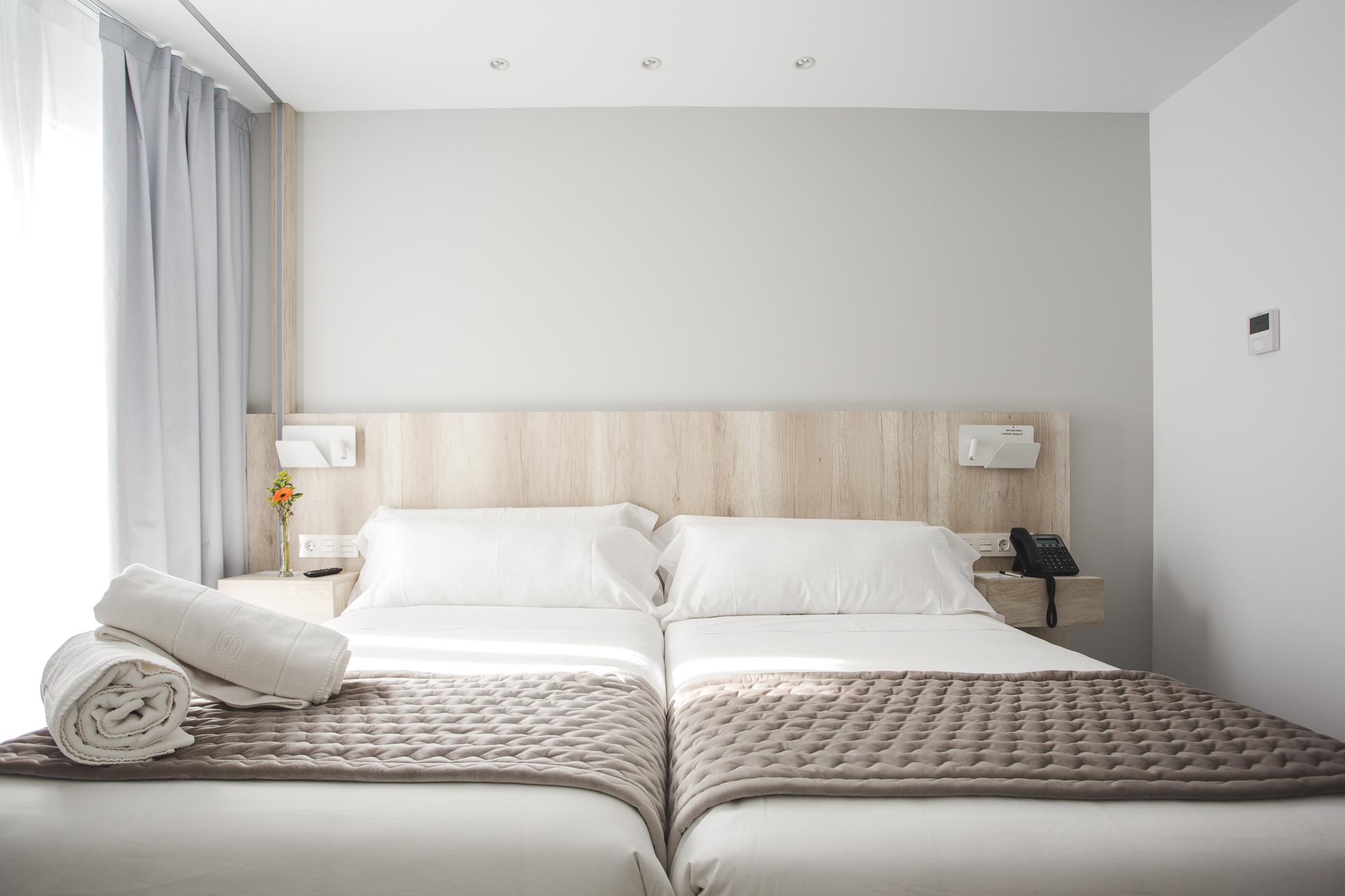 Dwo Abaster Hotel Сория Екстериор снимка