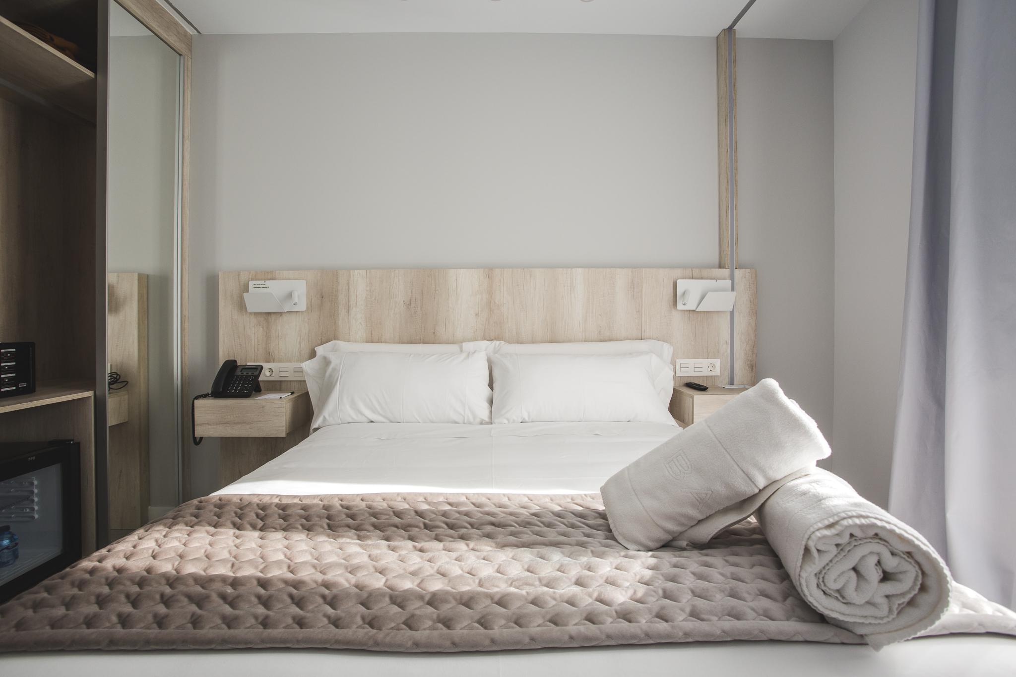Dwo Abaster Hotel Сория Екстериор снимка