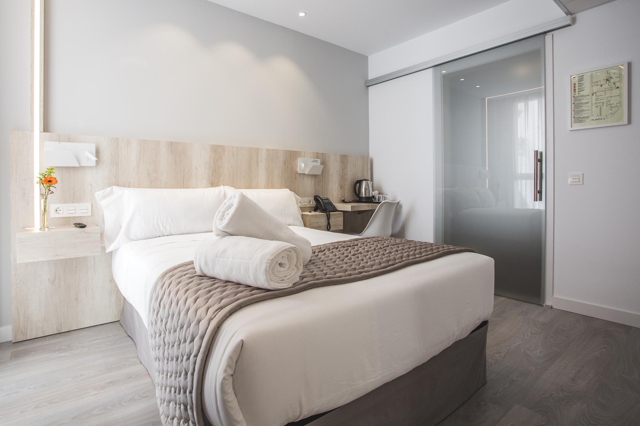 Dwo Abaster Hotel Сория Екстериор снимка