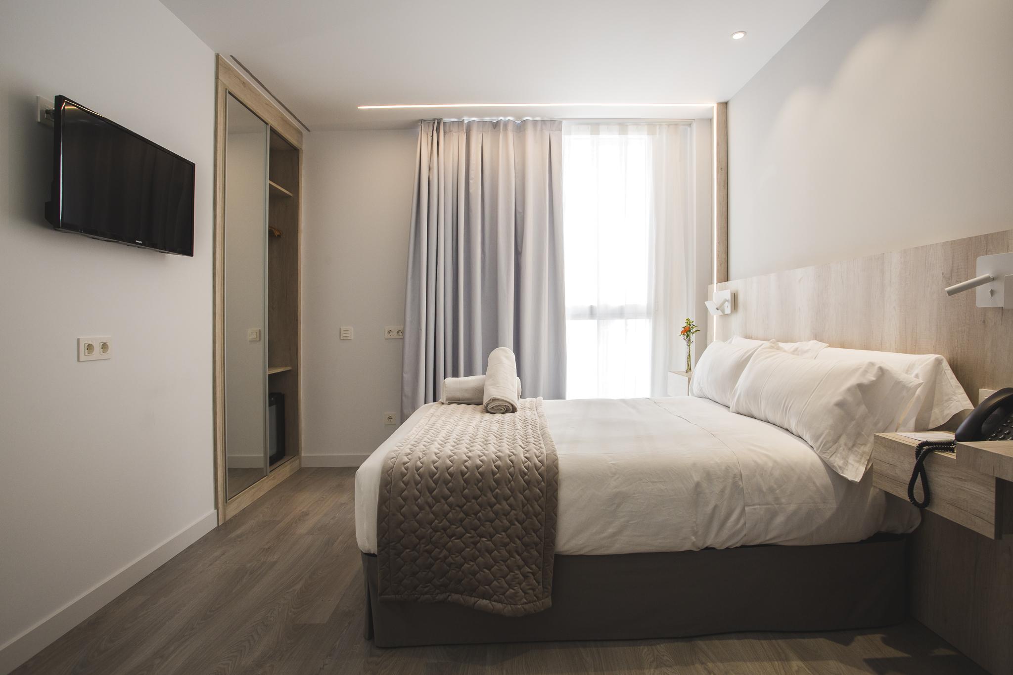 Dwo Abaster Hotel Сория Екстериор снимка