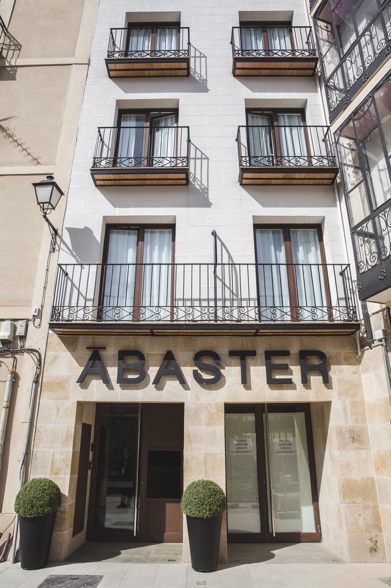 Dwo Abaster Hotel Сория Екстериор снимка