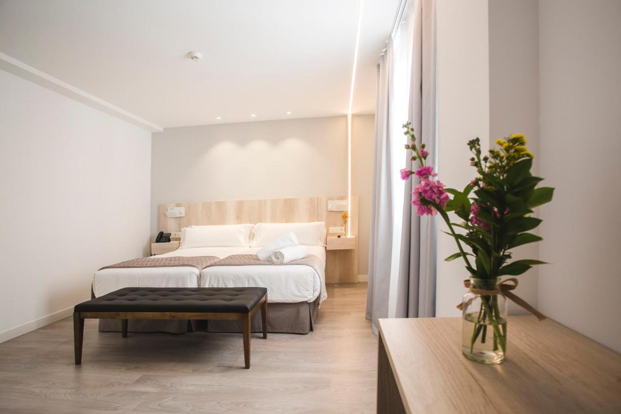 Dwo Abaster Hotel Сория Екстериор снимка