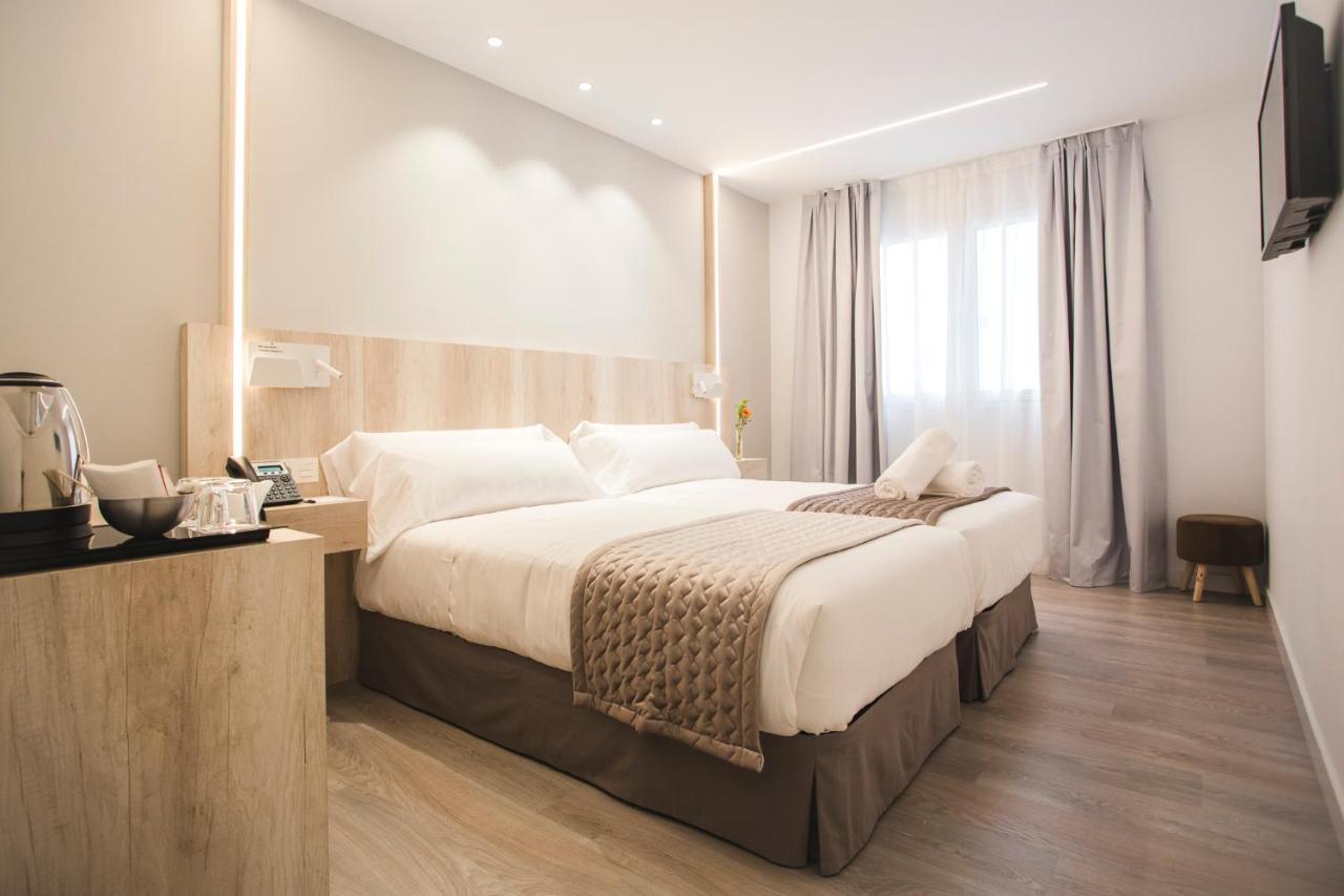 Dwo Abaster Hotel Сория Екстериор снимка