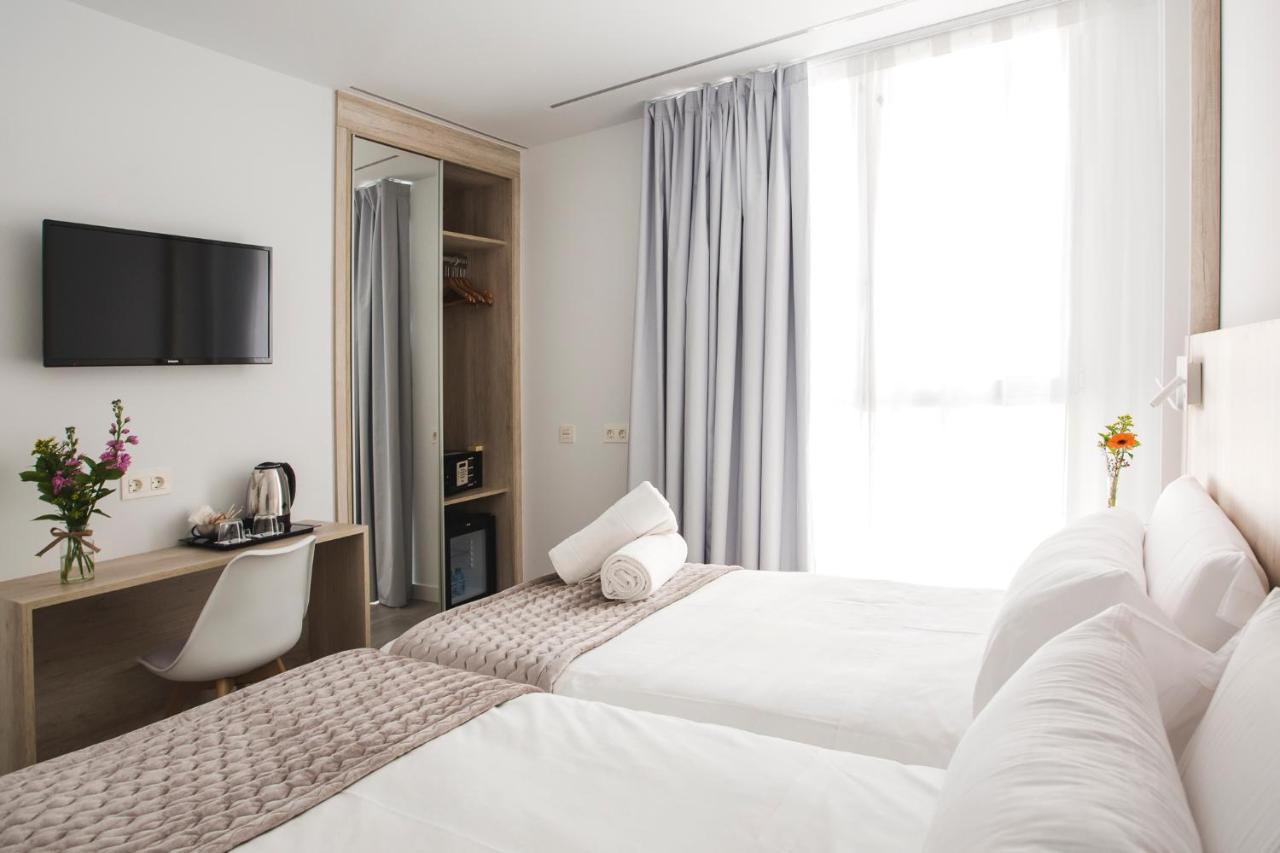 Dwo Abaster Hotel Сория Екстериор снимка