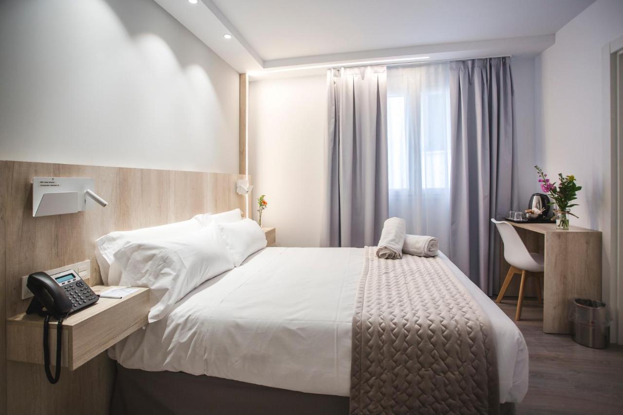 Dwo Abaster Hotel Сория Екстериор снимка